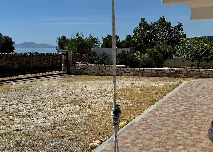 דירה Limnes Seaside Retreat *