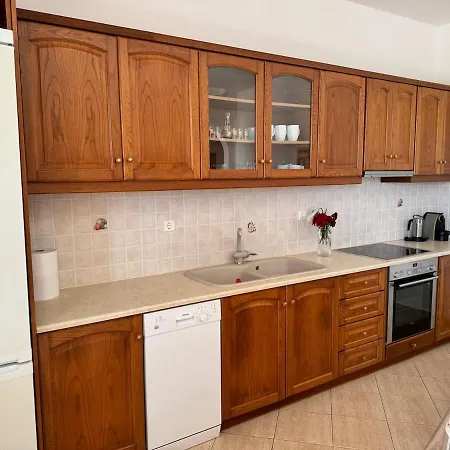 Limnes Seaside Retreat 아파트