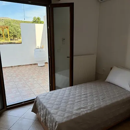 Limnes Seaside Retreat Naxos City