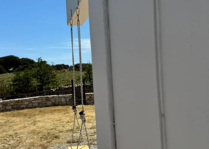 Limnes Seaside Retreat 아파트