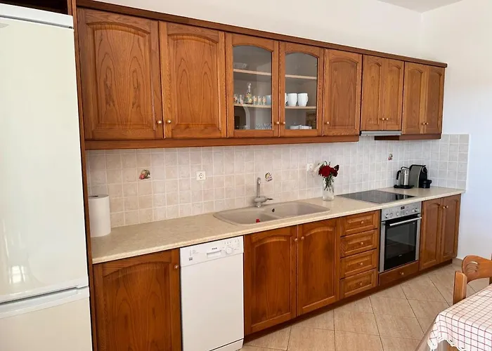 Limnes Seaside Retreat 아파트