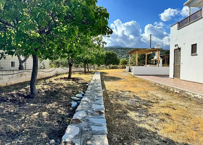 Limnes Seaside Retreat Naxos City