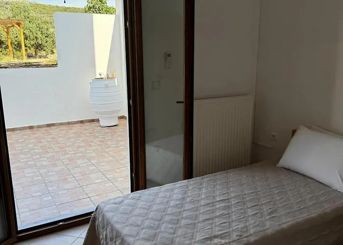 Limnes Seaside Retreat Naxos City