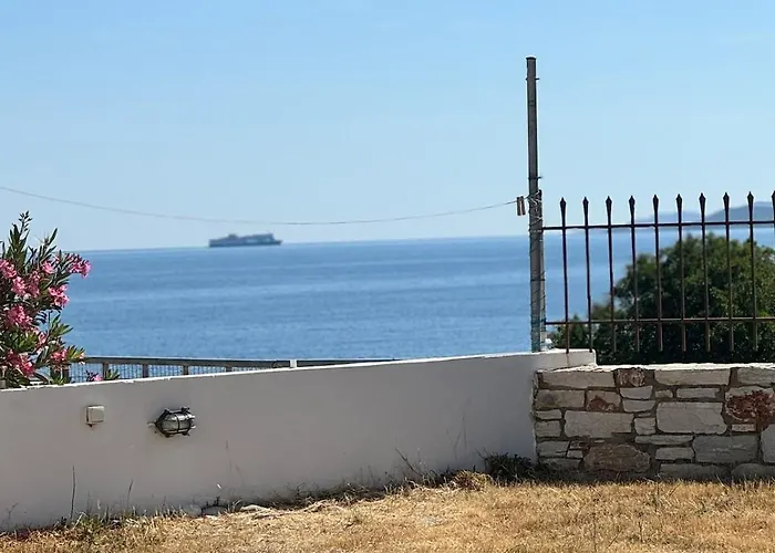 아파트 Limnes Seaside Retreat *